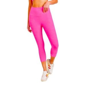 Mono B high waist textured hot pink capri leggings, L